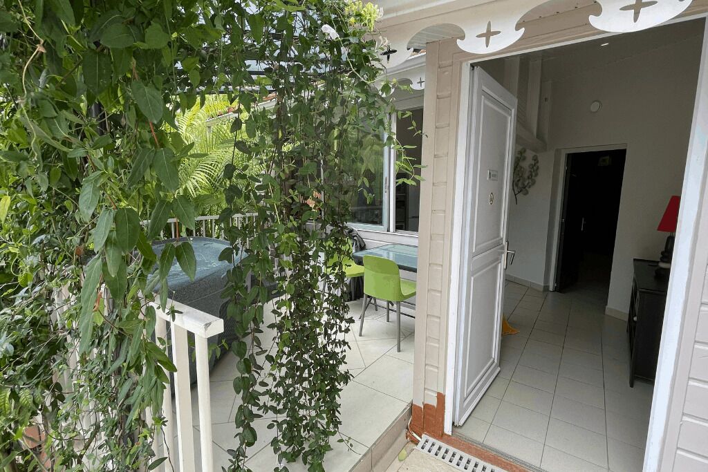 Appartement Premium (Goyave), terrasse, vue jardin | Inngang