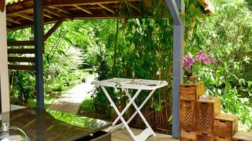 Tente Supérieure (Jacquier), 1 grand lit, terrasse, côté jardin | Exterior