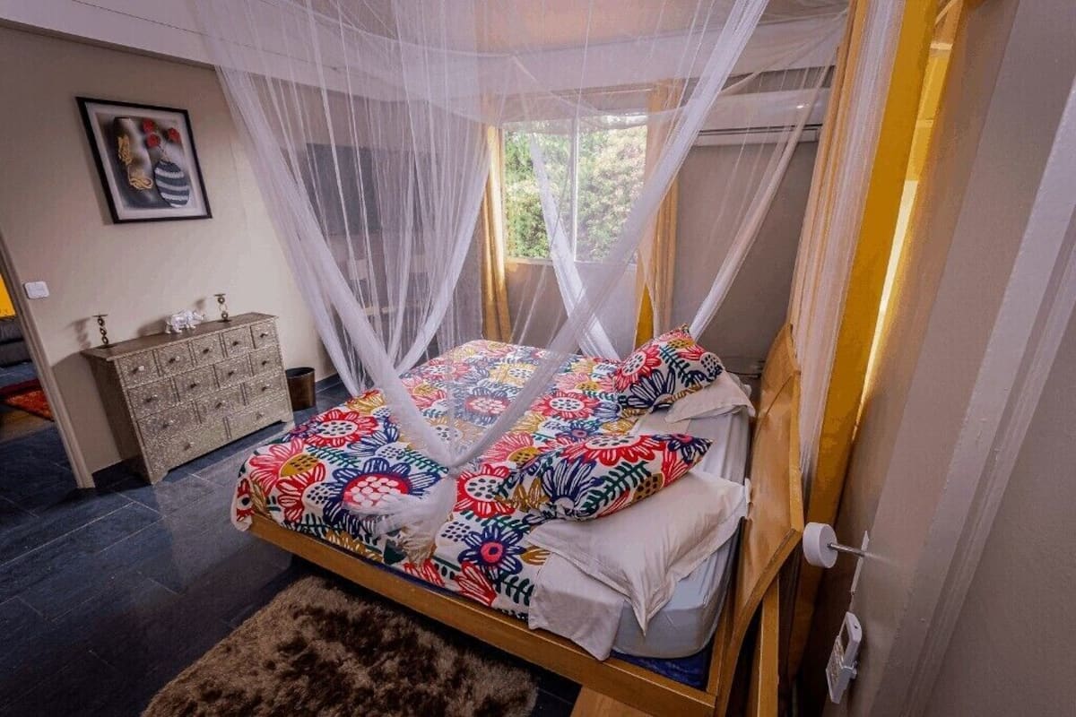 Appartement Deluxe ( Maracudja), 1 très grand lit et 1 canapé-lit, terrasse, côté jardin | 高級寝具、セーフティボックス (室内)、ノートパソコン用作業スペース、遮光カーテン
