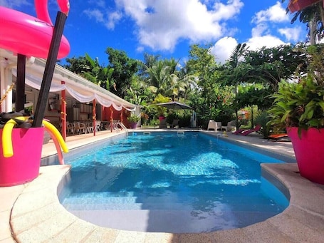 Outdoor pool, pool umbrellas, sun loungers