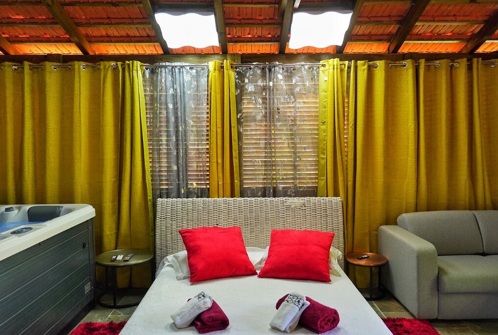 Phòng Suite Deluxe, có phòng tắm riêng (Suite Cacao) | Bộ đồ giường cao cấp, két bảo mật tại phòng, trang trí khác biệt 