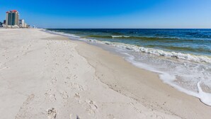 Beach - Phoenix West II by Luxury Gulf Rentals (Orange Beach)