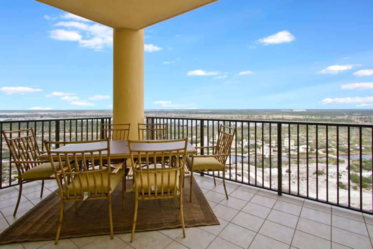 3 Bedroom Condo #2014 | Balcón