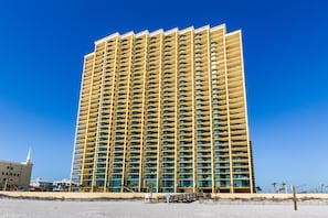 Property entrance - Phoenix West II by Luxury Gulf Rentals (Orange Beach)