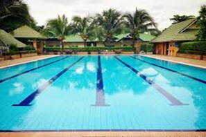 Outdoor pool - Maerim Whale Park Resort (Mae Rim)