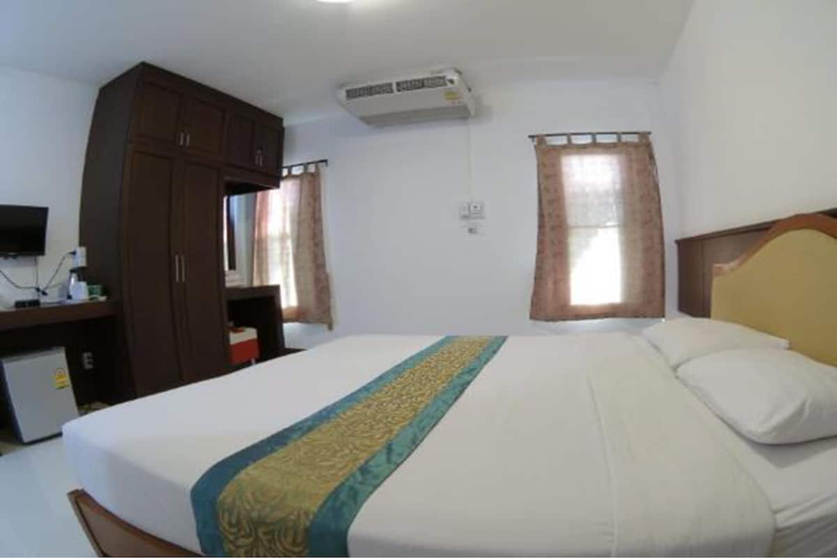 Rollaway beds, free WiFi