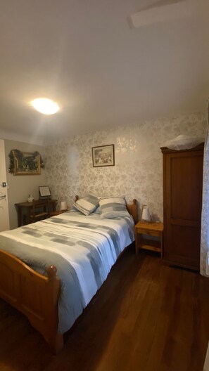Classic Double Room (Campagne) | Individually decorated, individually furnished, desk, iron/ironing board
