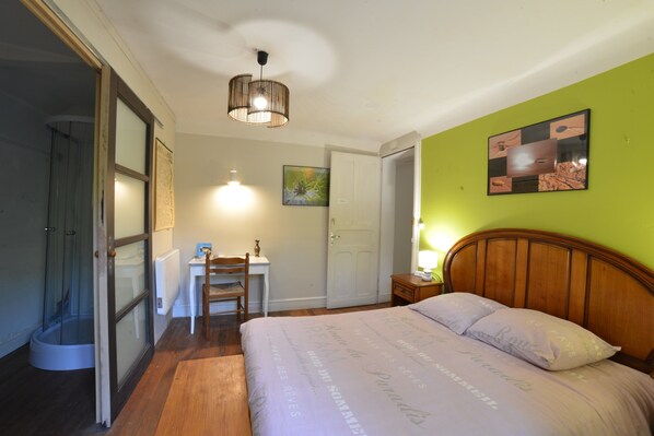 Classic Double Room (Détente) | Individually decorated, individually furnished, desk, iron/ironing board