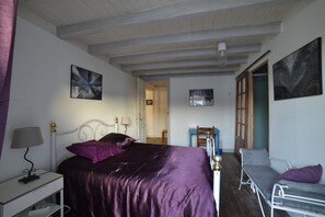 Quarto casal clássico (Artiste) | Individualmente decorados, individualmente mobiliados, escrivaninha