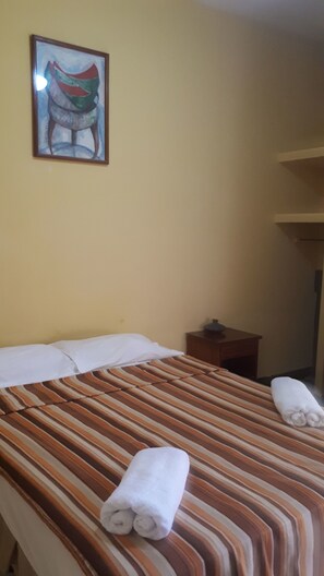Quarto casal ou duplo | Escrivaninha, quartos à prova de som, Wi-Fi de cortesia
