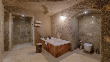 Honeymoon Cave Suite Room | Badezimmer