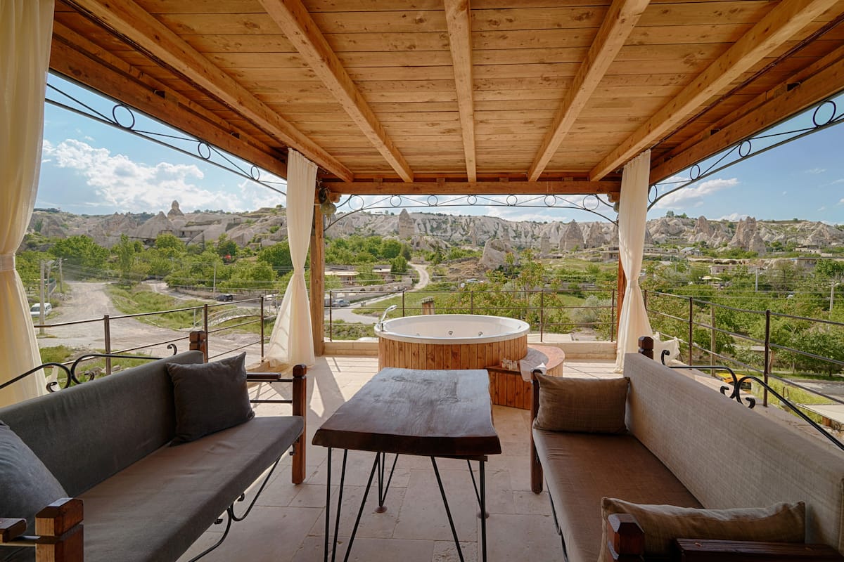 King Cave Suite Room | View from room