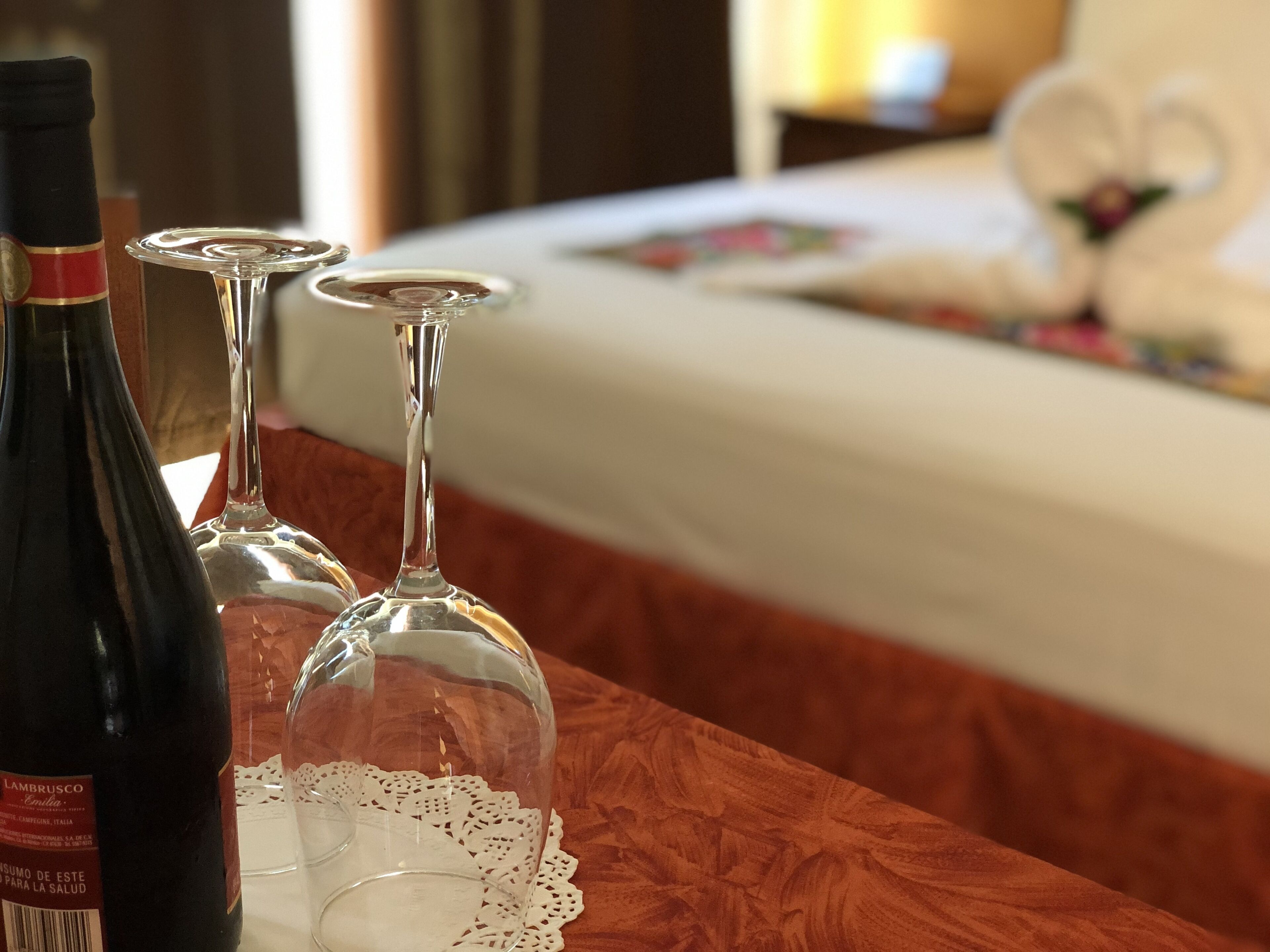 room, 1 king bed | iron/ironing board, free cots/infant beds, free wifi, bed sheets