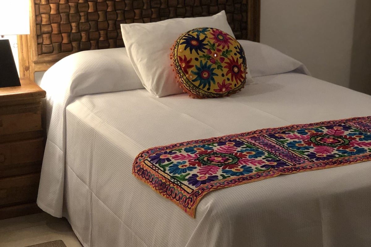 standard suite | iron/ironing board, free cots/infant beds, free wifi, bed sheets