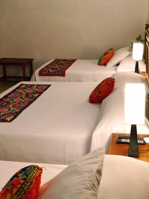 Standard Suite | Iron/ironing board, free cribs/infant beds, free WiFi, bed sheets - Hotel Real Colonial (Valladolid)