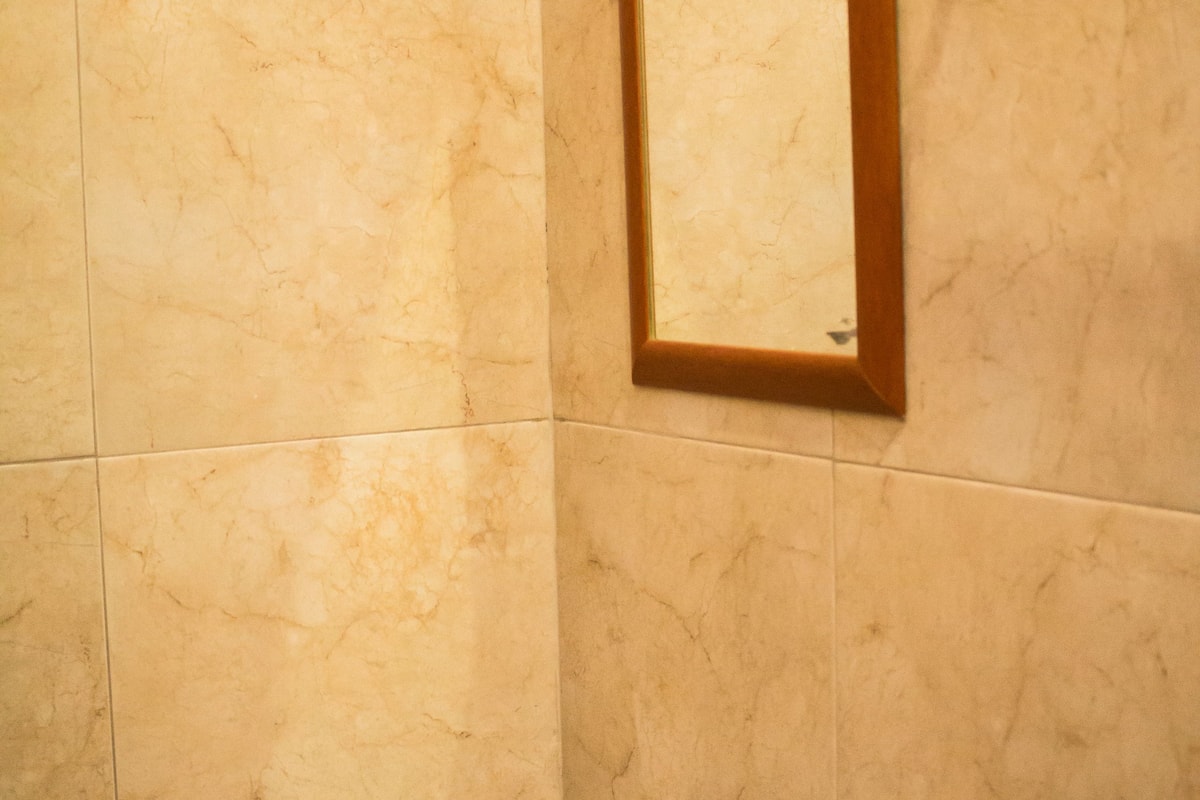 room, 1 king bed | bathroom | shower, free toiletries, towels