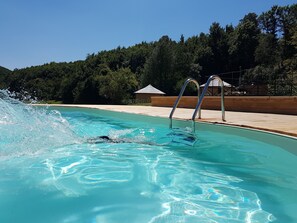 Piscine extérieure (ouverte en saison)