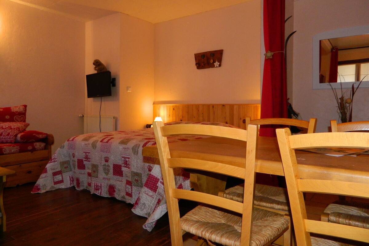 Casa (Marmotte) | Wifi gratis, decoración individual, mobiliario individual y ropa de cama