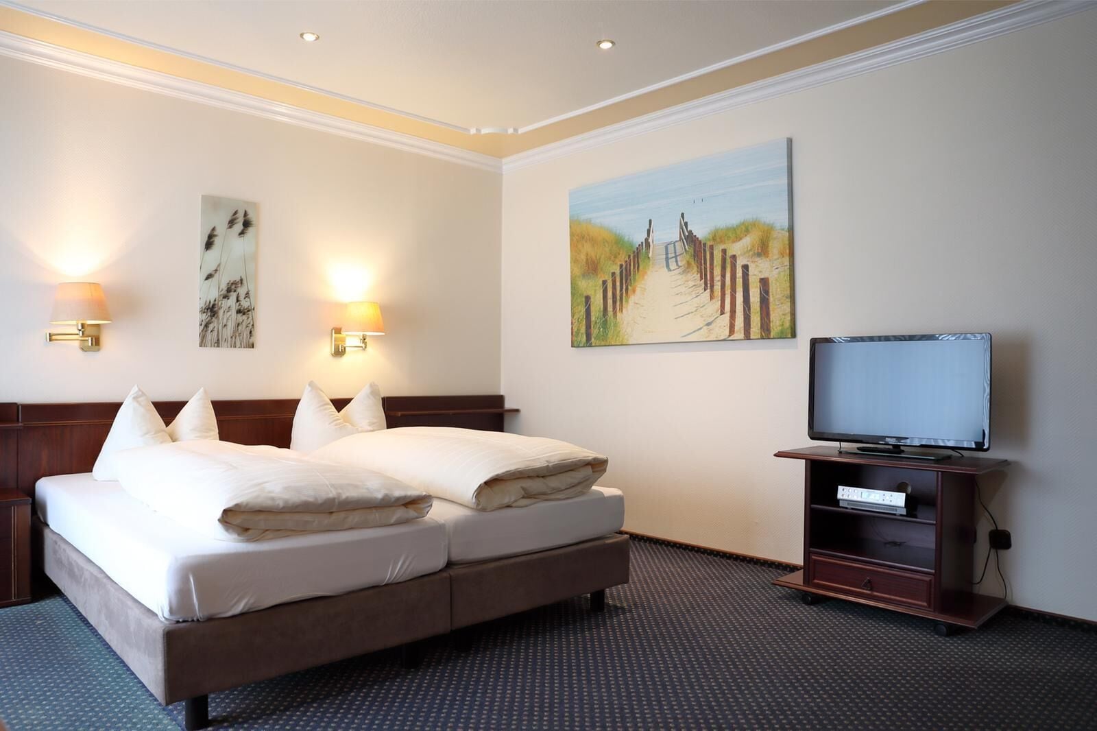Grand Double Room | Premium bedding, in-room safe, free WiFi, bed sheets