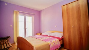 Basic Apartment, 1 Bedroom, Sea View, Sea Facing | Iron/ironing board, free WiFi, bed sheets
