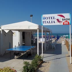 Spiaggia privata, sabbia bianca, lettini da mare, ombrelloni