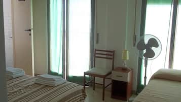 Dreibettzimmer, Balkon