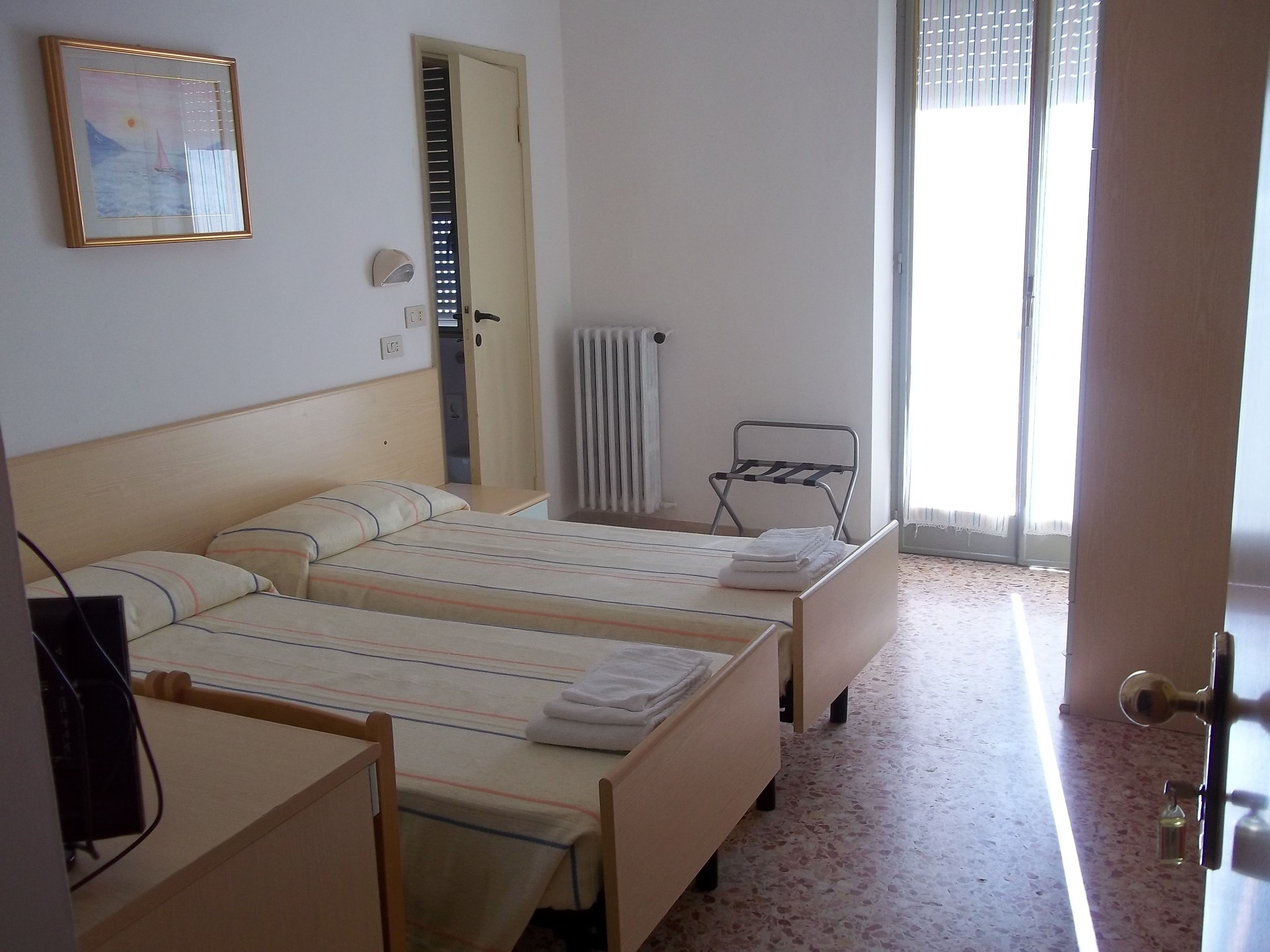 double or twin room, balcony | in-room safe, desk, free wifi, bed sheets