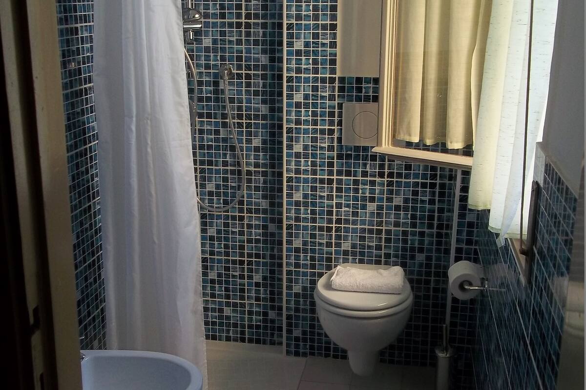 triple room, balcony | bathroom | hair dryer, bidet, towels