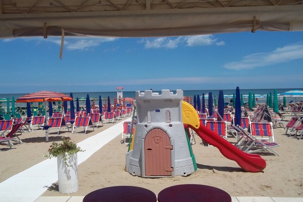 Children's play area - outdoor