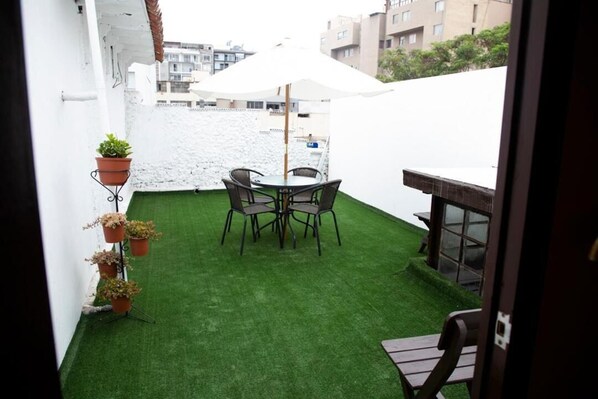 Balcony - Lion Backpackers (Lima)