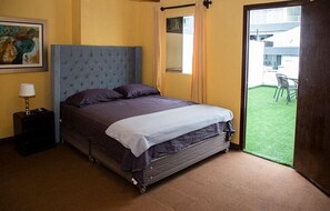 Junior Room | Desk, free WiFi, bed sheets - Lion Backpackers (Lima)