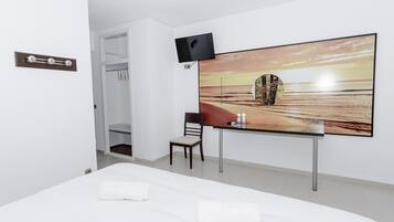 Habitación doble | Ropa de cama de alta calidad, escritorio, wifi gratis y ropa de cama