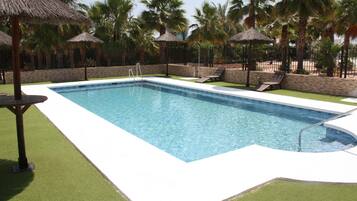 Piscina a l'aire lliure de temporada