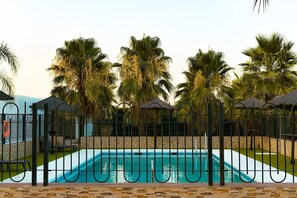 Piscine extérieure (ouverte en saison)