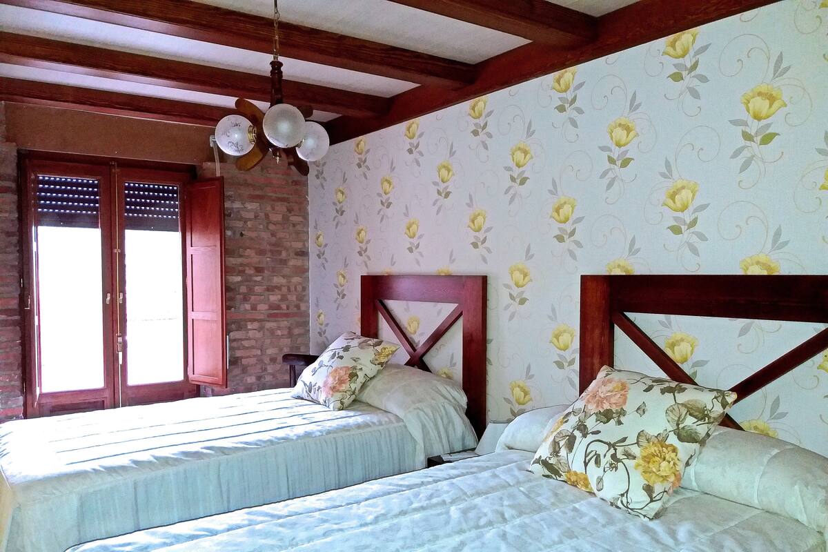 Double or Twin Room, Shared Bathroom | Free cots/infant beds, free WiFi, bed sheets