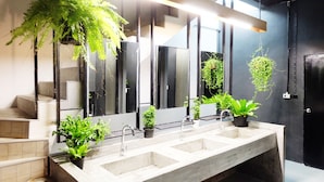 Bathroom - Hugger Hostel (Phuket)