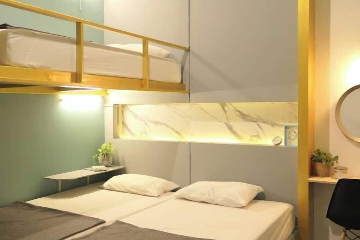 1 bedroom, desk, laptop workspace, soundproofing