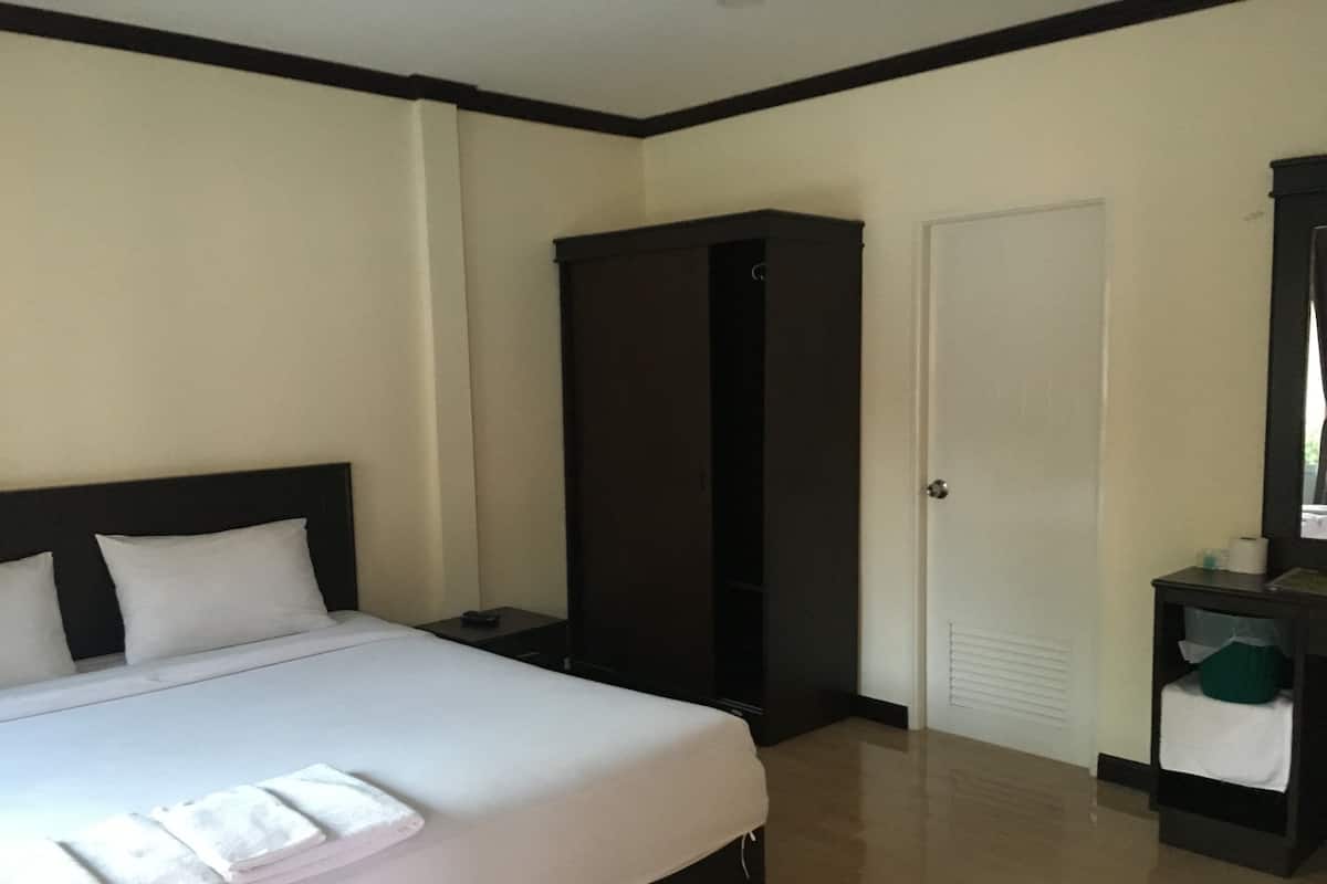 Standard Double Room | Free WiFi