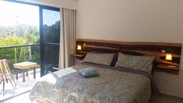 Vila superluxo, 6 quartos, vista para o jardim | 1 quarto, roupas de cama premium, cofres nos quartos, escrivaninha