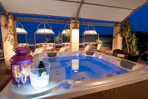 مغطس سبا خارجي