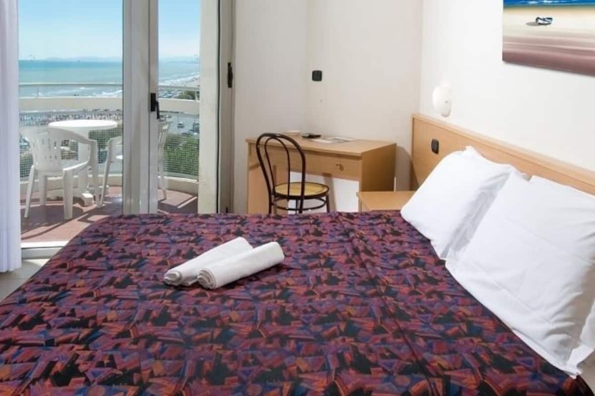 In-room safe, desk, free WiFi, bed sheets