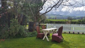 Property grounds - The Homestead B&B (Cambridge)