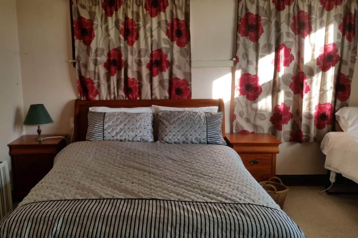 Premium bedding, individually decorated, individually furnished, desk
