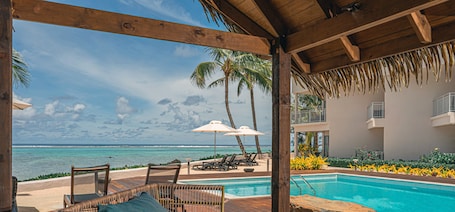 Outdoor pool, pool umbrellas, sun loungers