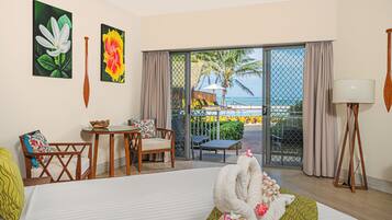 Deluxe Lagoon Studio | Premium bedding, in-room safe, desk, blackout drapes