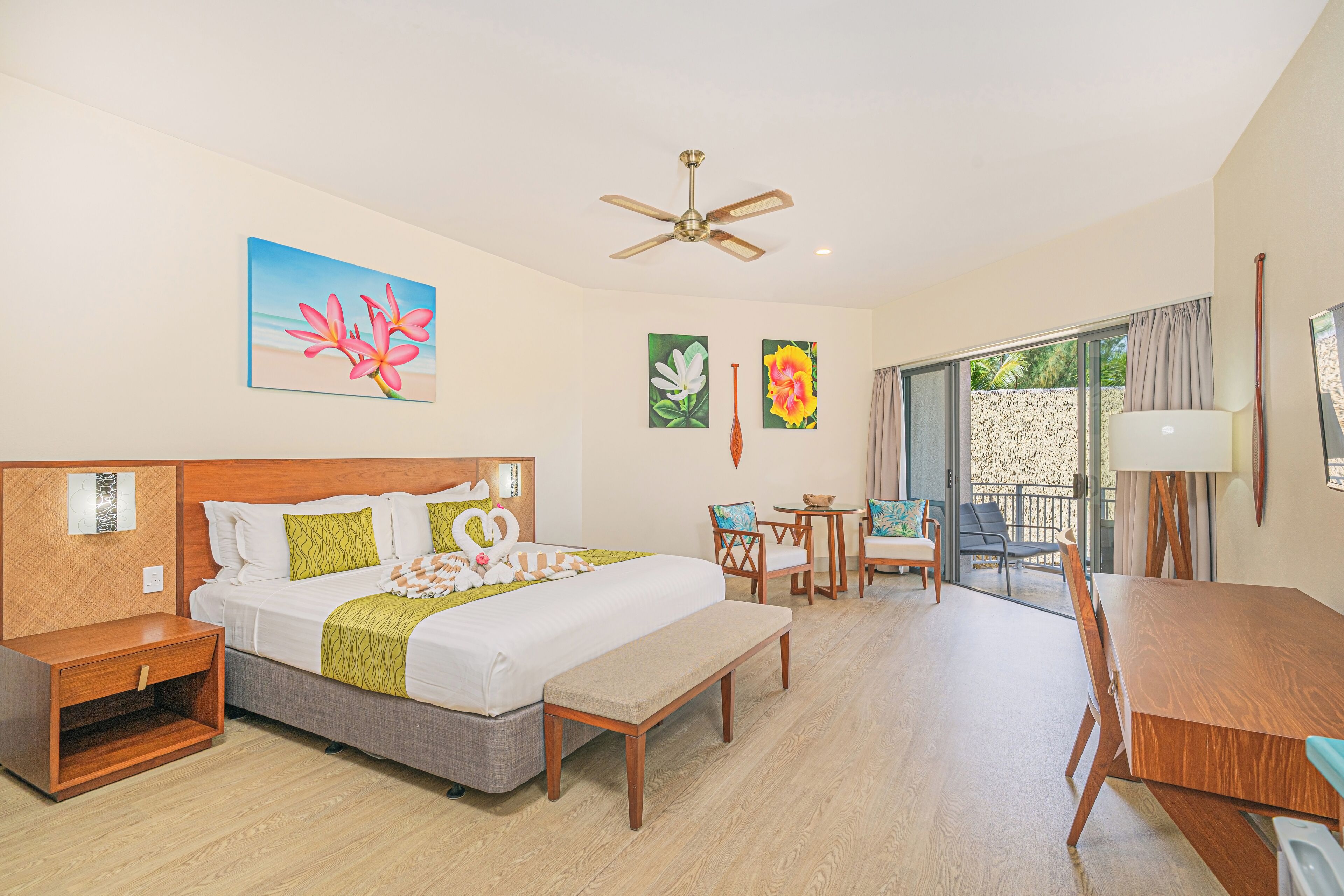 Deluxe Garden Studio | Premium bedding, in-room safe, desk, blackout drapes