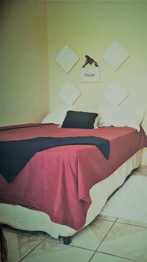 1 bedroom, premium bedding, iron/ironing board, free WiFi