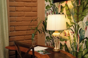 In-room safe, soundproofing, free WiFi, bed sheets