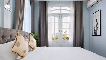 Double Room, Balcony, City View | Frette Italian sheets, minibar, individually decorated