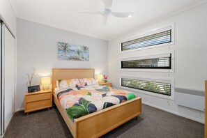 3 bedrooms, iron/ironing board, free WiFi, bed sheets - Phillip Island - Modern 3 Bedroom unit + WiFi (Cowes) (Cowes)